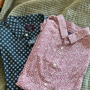 Men’s untuckit 
Xxl 
Lot of 2